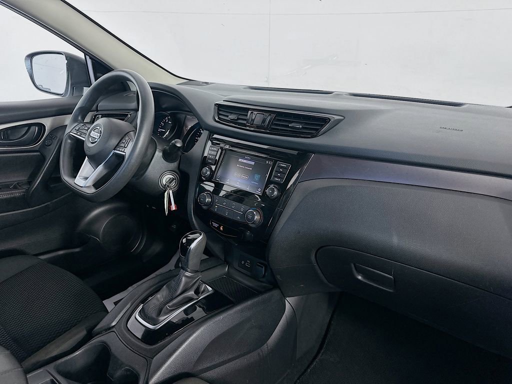 Used 2022 Nissan Rogue Sport S image 28