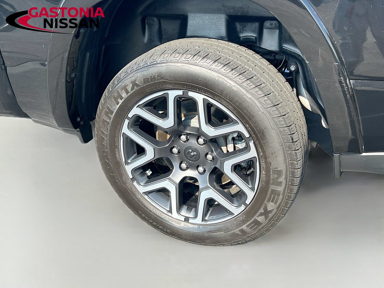 Used 2025 RAM 1500 Laramie AWD/4WD image 41