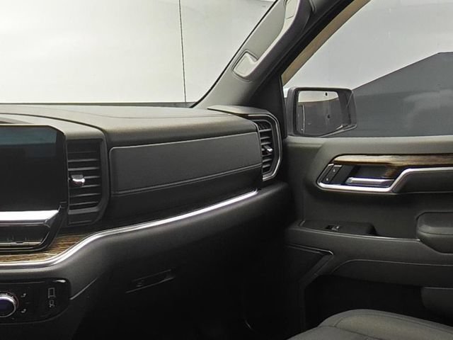 Used 2022 GMC Sierra 1500 SLE AWD/4WD image 31