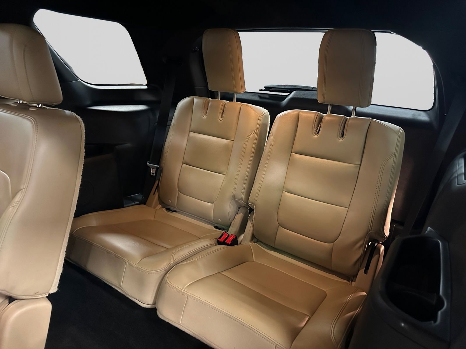 Used 2016 Ford Explorer XLT w/ Equipment Group 202A AWD/4WD image 22