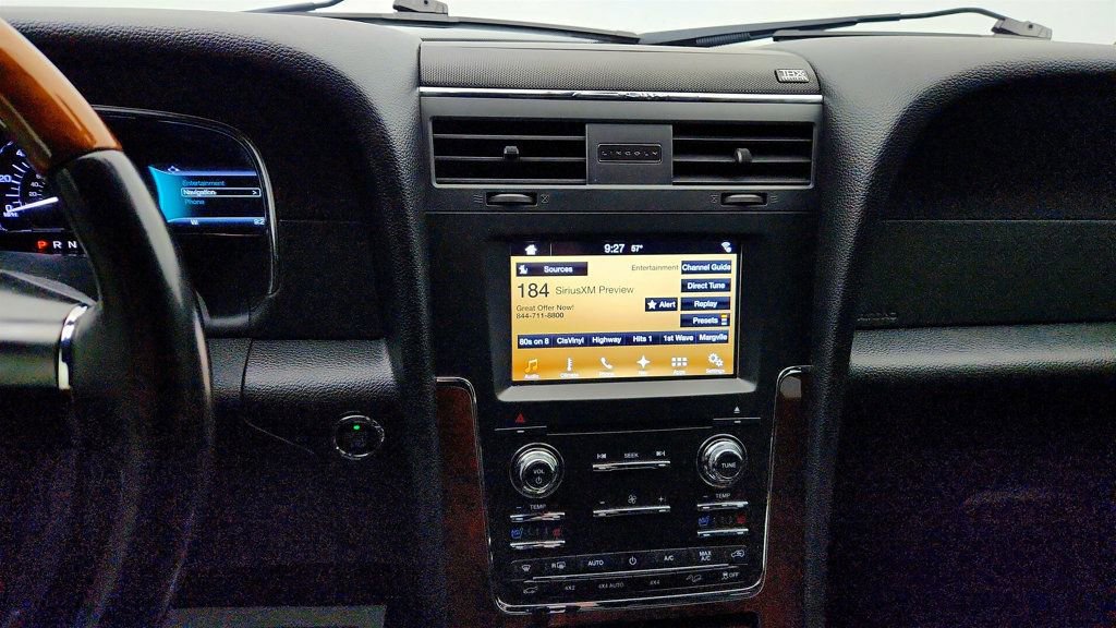 Used 2016 Lincoln Navigator Select AWD/4WD image 18
