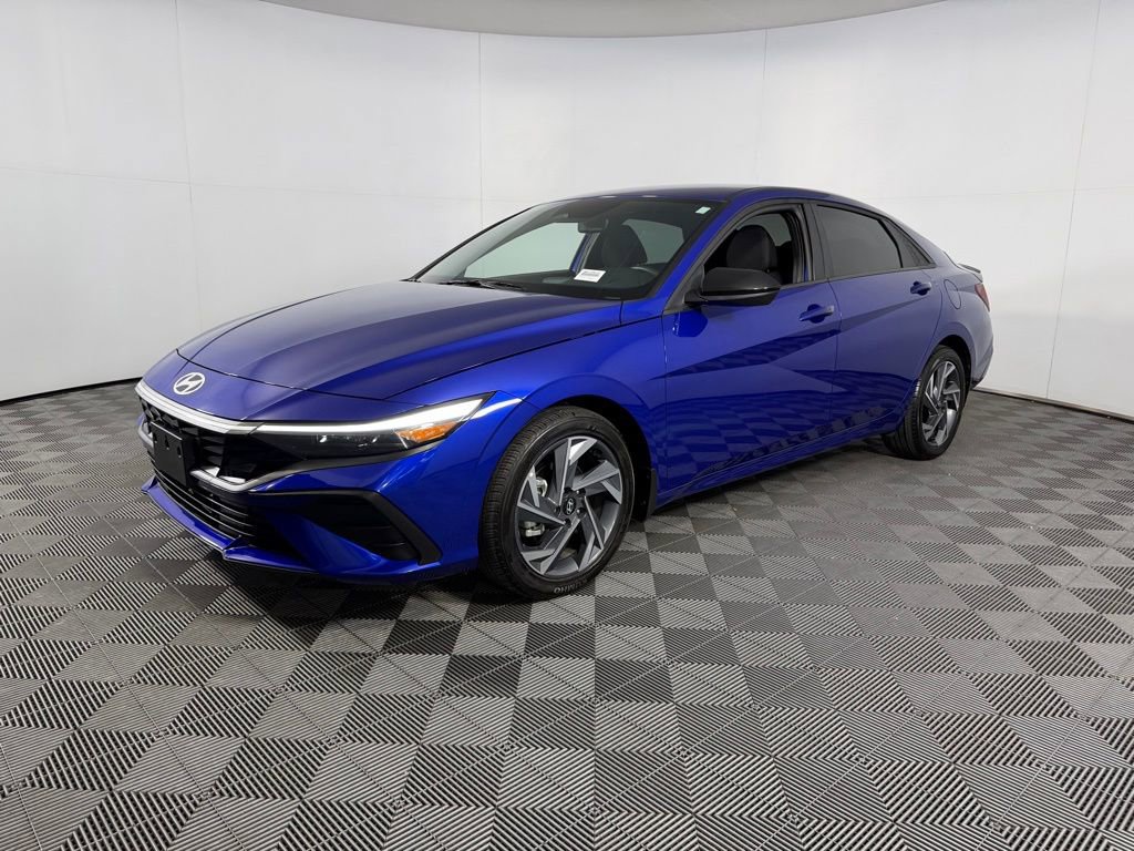 Used 2025 Hyundai Elantra Sport image 10