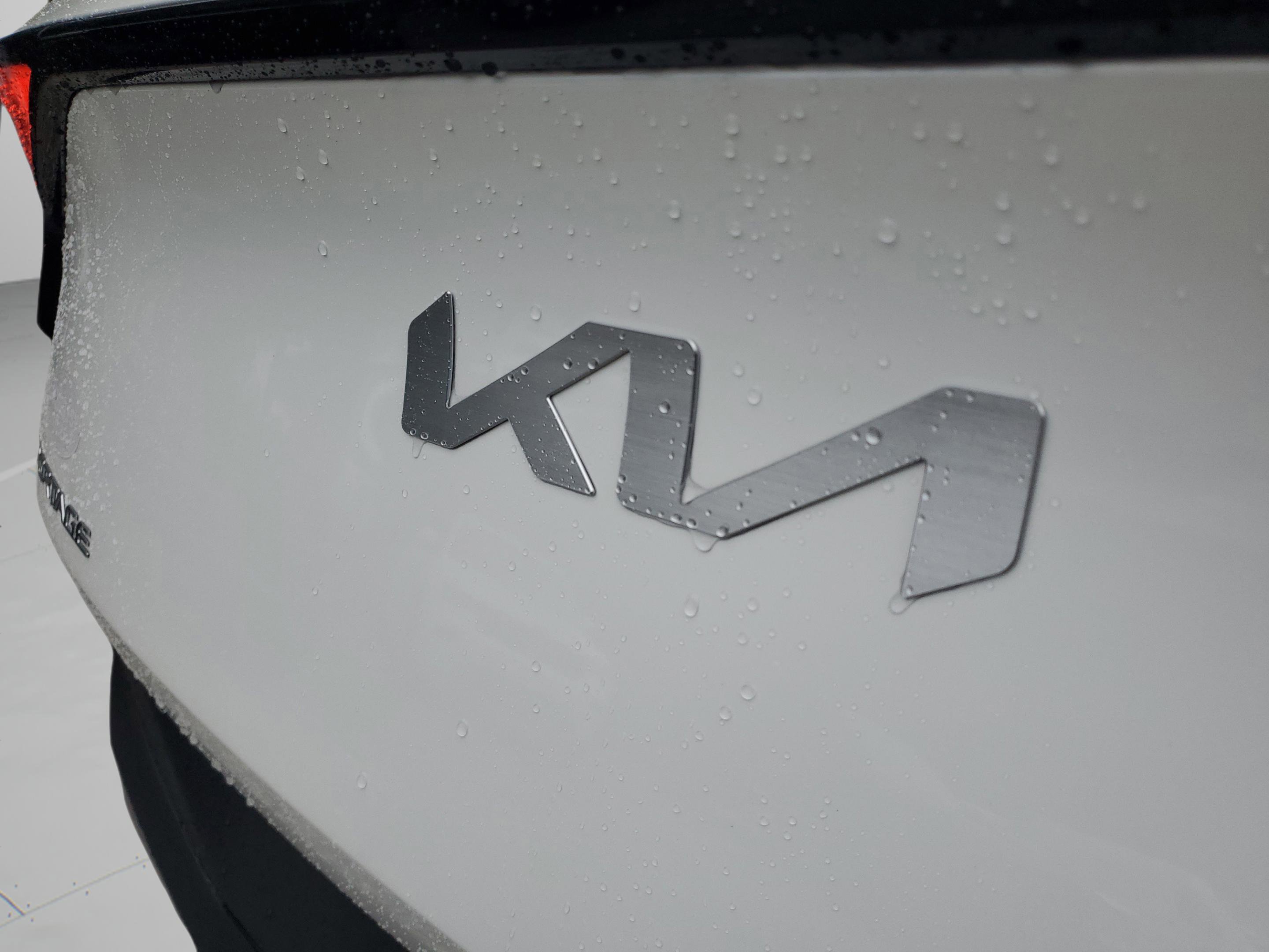 Certified 2025 Kia Sportage LX image 7