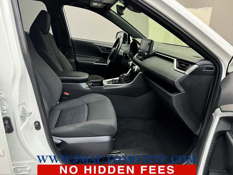 Used 2021 Toyota RAV4 SE w/ Weather & Moonroof Package image 22