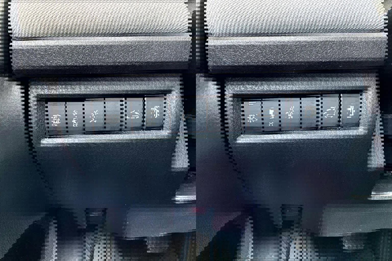 Used 2025 Toyota Camry LE w/ Convenience Package image 32