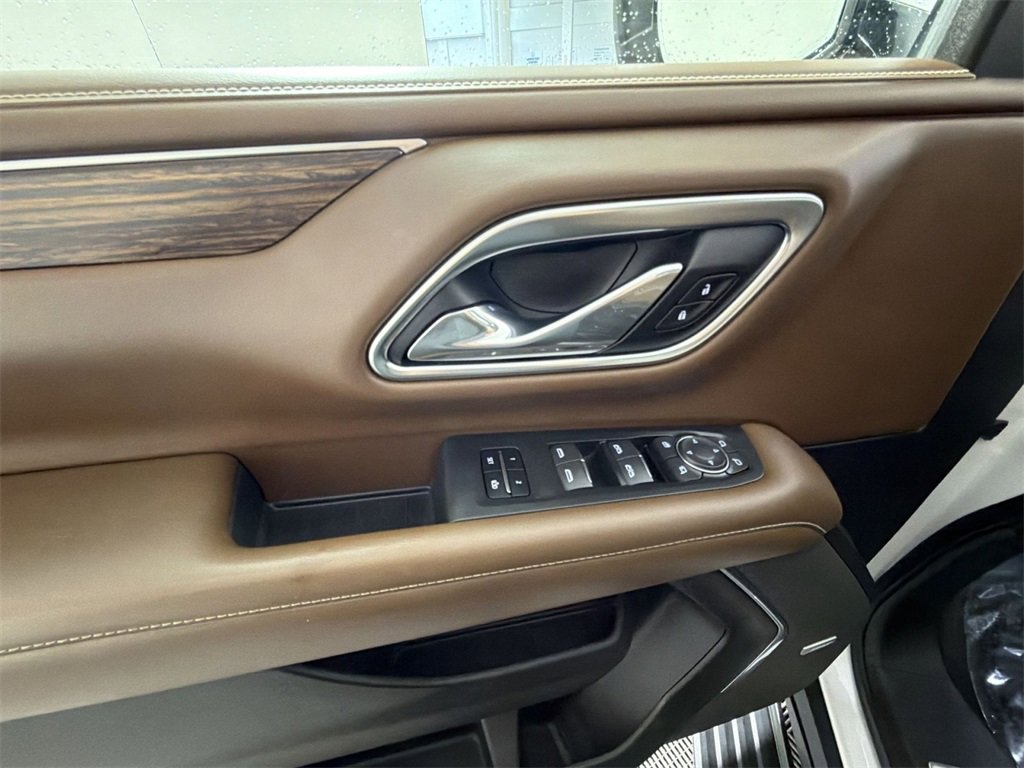 Used 2021 Chevrolet Suburban High Country image 15