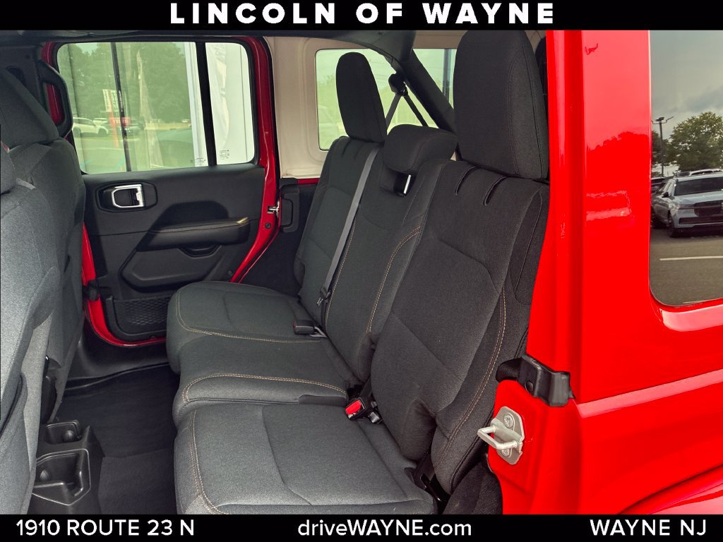 Used 2024 Jeep Wrangler Unlimited Sahara AWD/4WD image 20