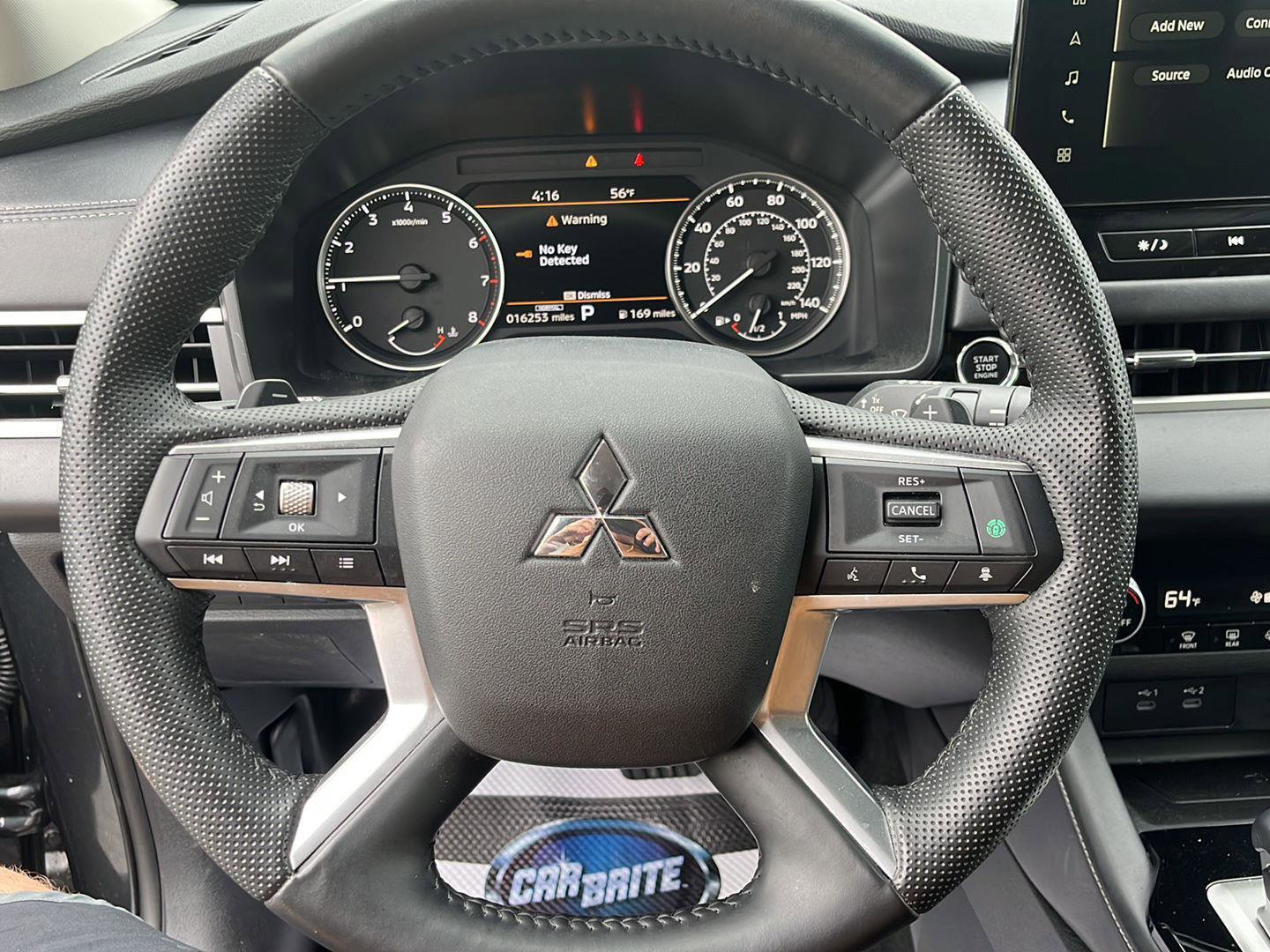 Used 2025 Mitsubishi Outlander SE image 13