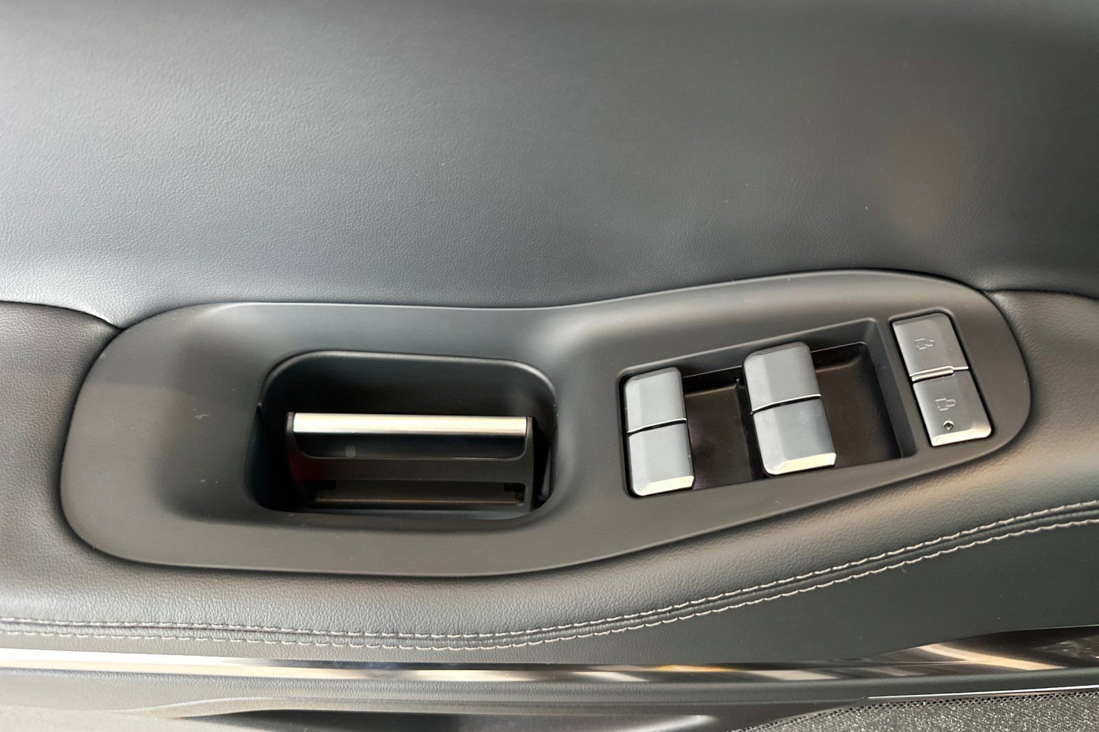 New 2026 Lincoln Navigator Reserve w/ Jet Appearance Package image 10