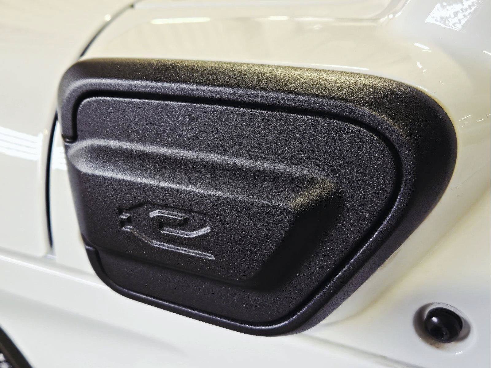 Used 2022 Jeep Wrangler Unlimited Rubicon 4xe w/ Cold Weather Group AWD/4WD image 24