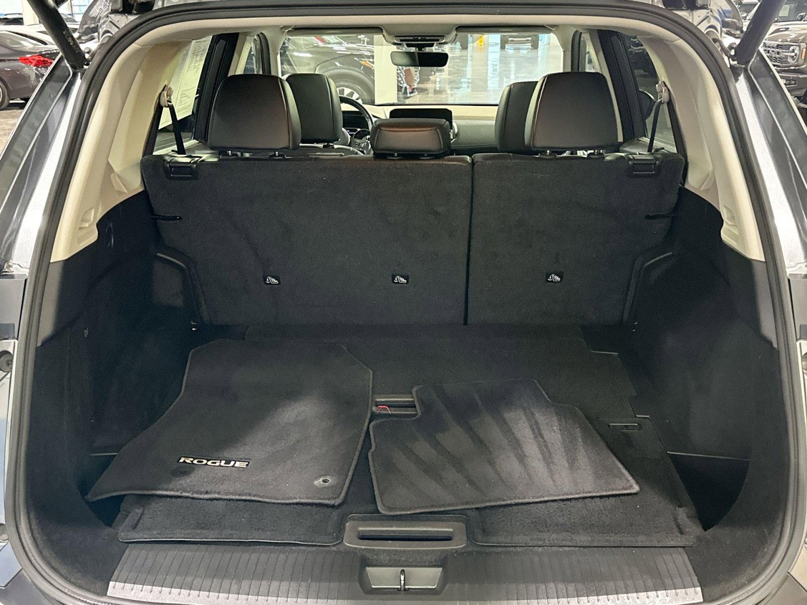 Used 2023 Nissan Rogue SL w/ SL Premium Package image 34