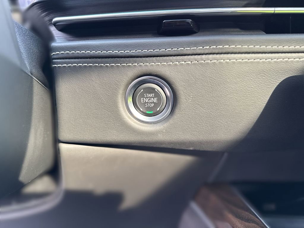 Used 2025 Cadillac Escalade Premium Luxury Platinum image 22