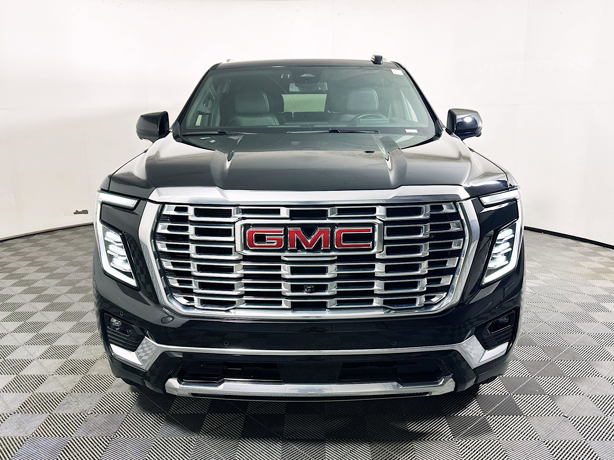 Used 2025 GMC Yukon Denali AWD/4WD image 8
