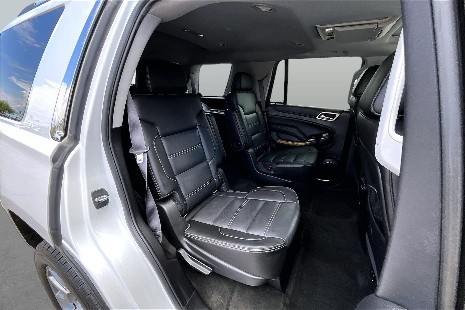 Used 2016 GMC Yukon Denali w/ Open Road Package AWD/4WD image 28