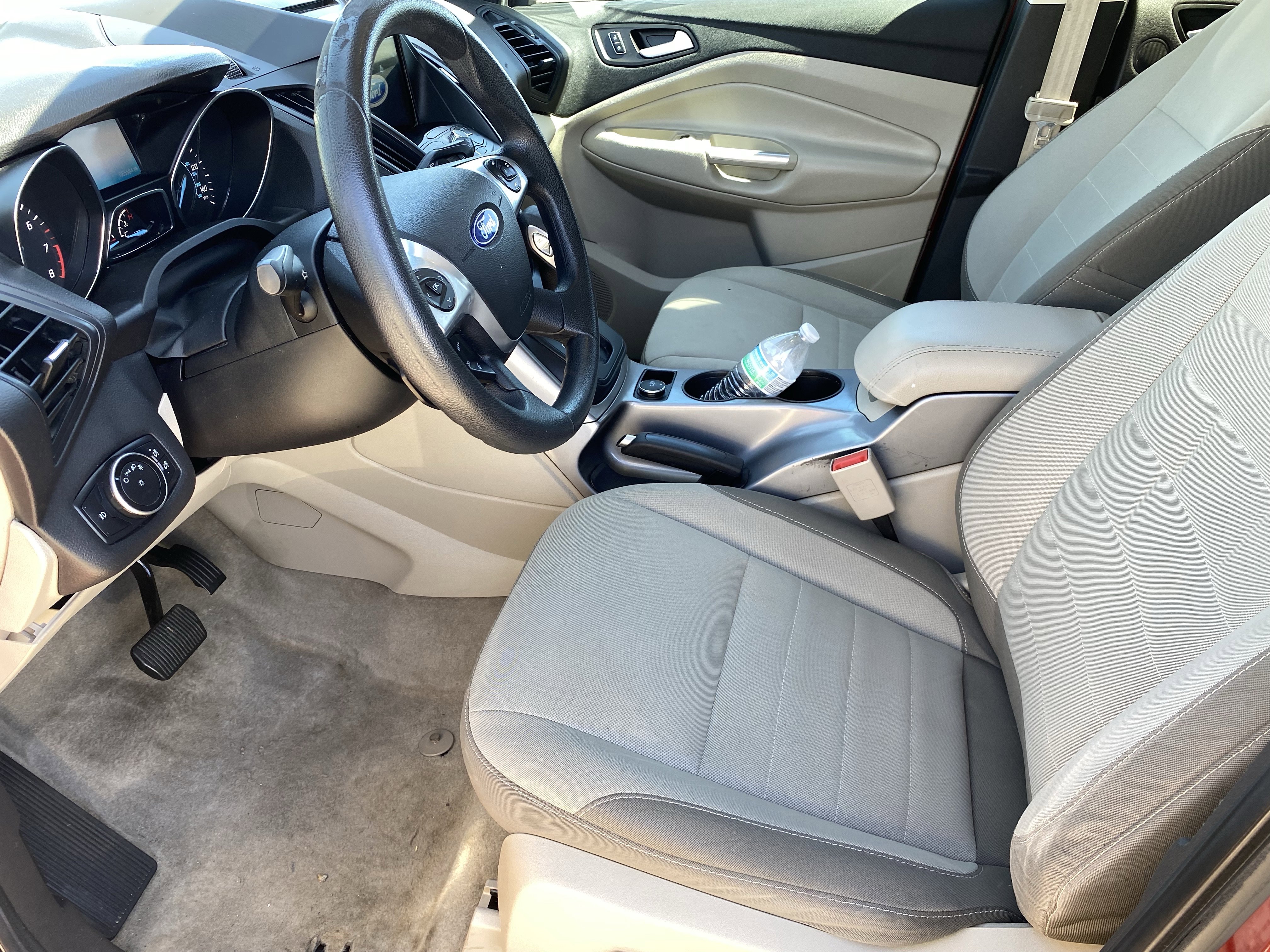 Used 2016 Ford Escape SE w/ Equipment Group 201A image 9