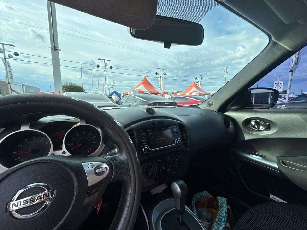 Used 2015 Nissan Juke S FWD image 5