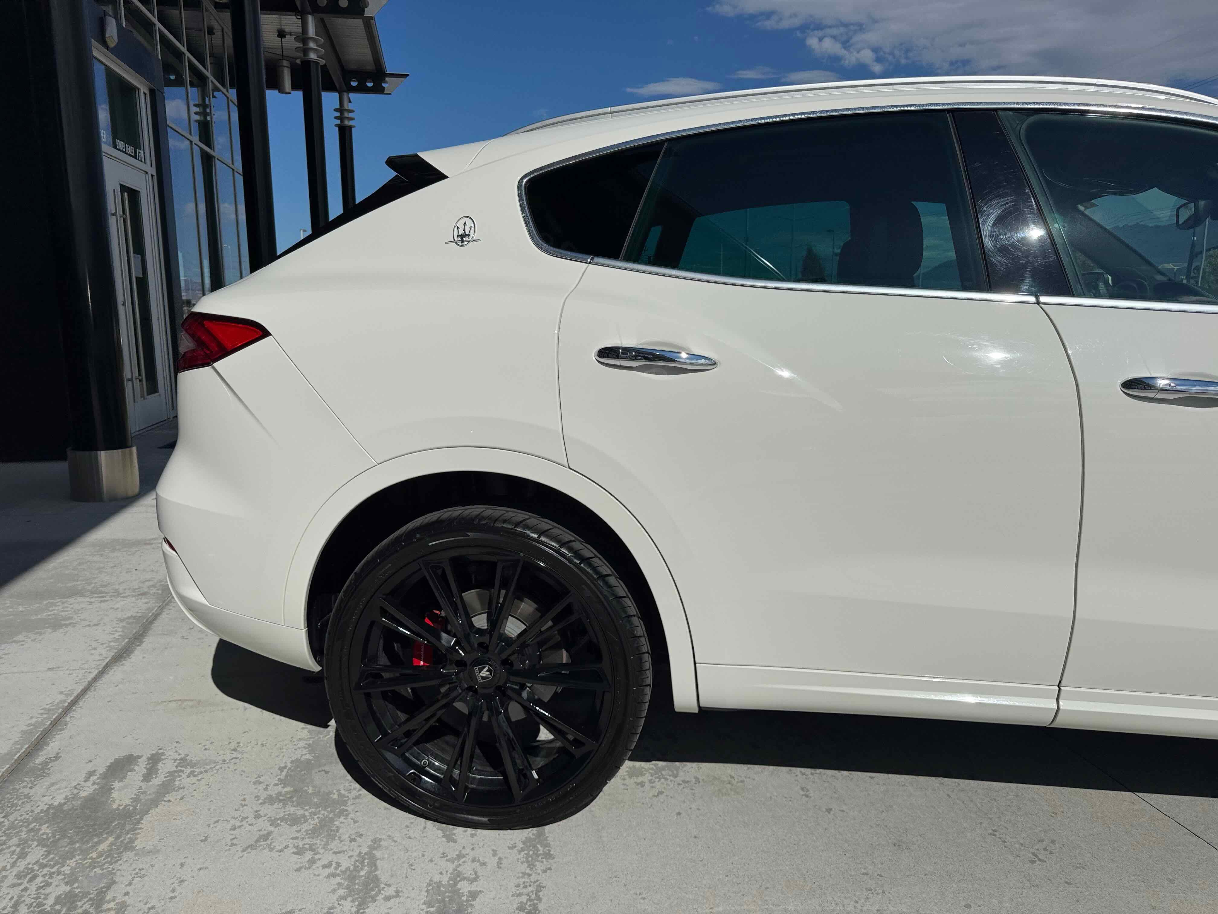 Used 2018 Maserati Levante GranLusso image 7