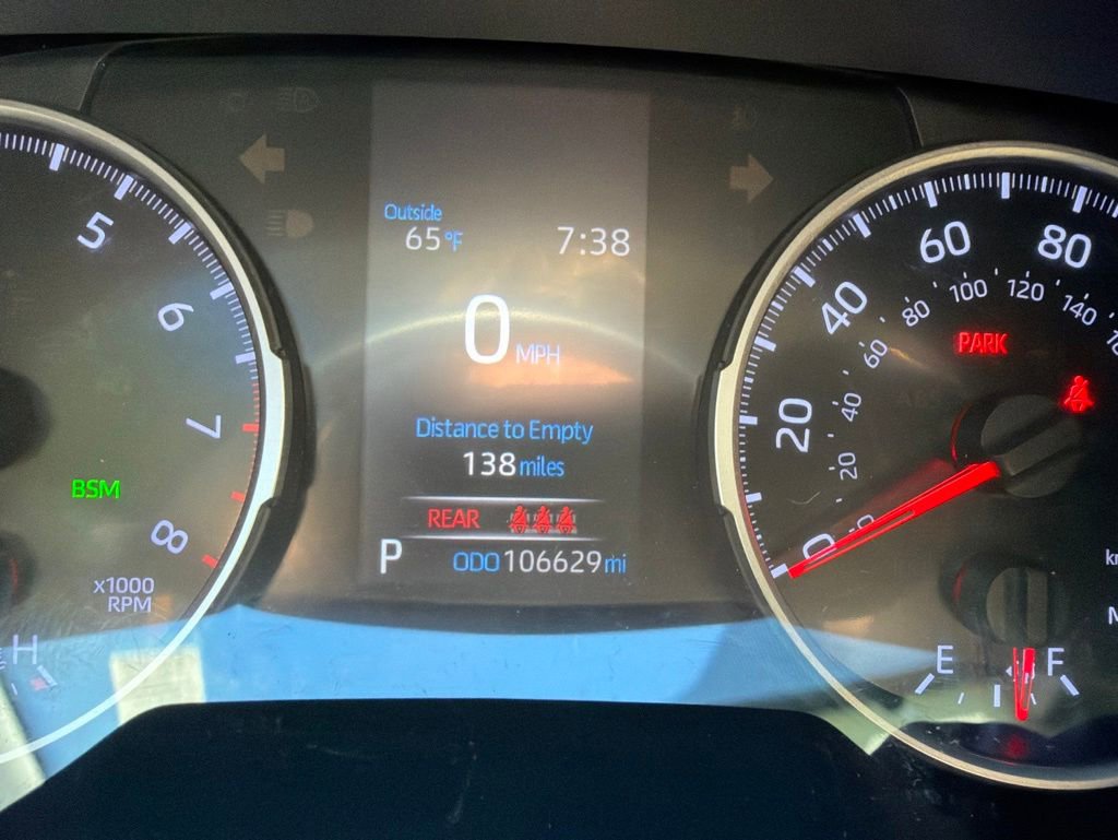 Used 2019 Toyota RAV4 XLE Premium AWD/4WD image 10