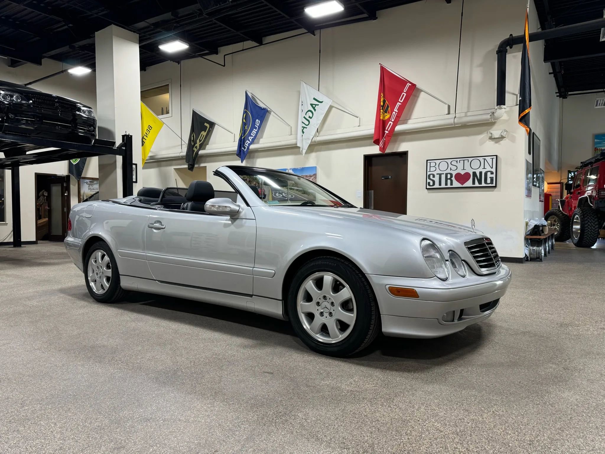 Used 2002 Mercedes-Benz CLK 320 Cabriolet image 37