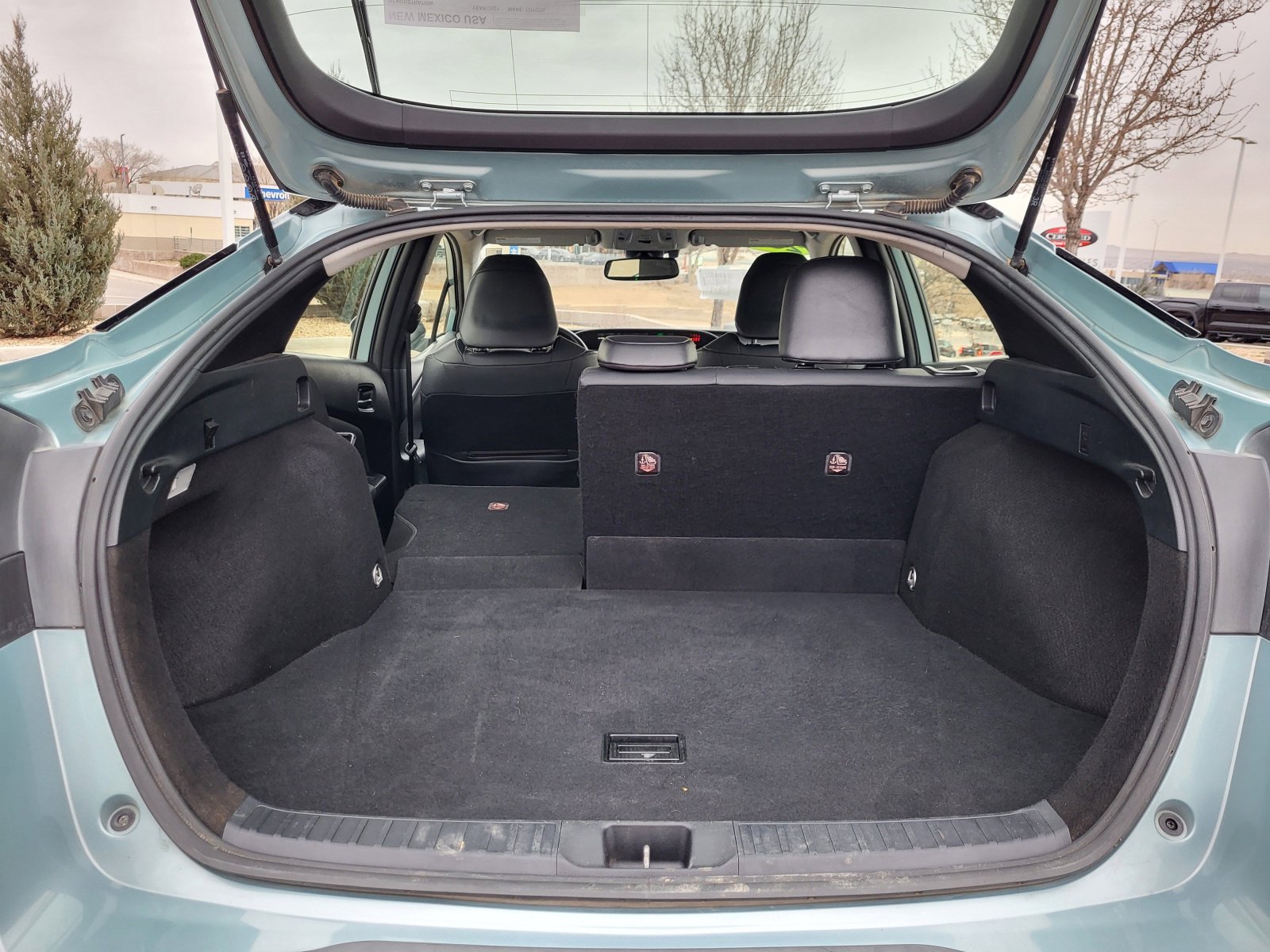 Used 2021 Toyota Prius XLE w/ Carpet Mat Package (TMS) image 19