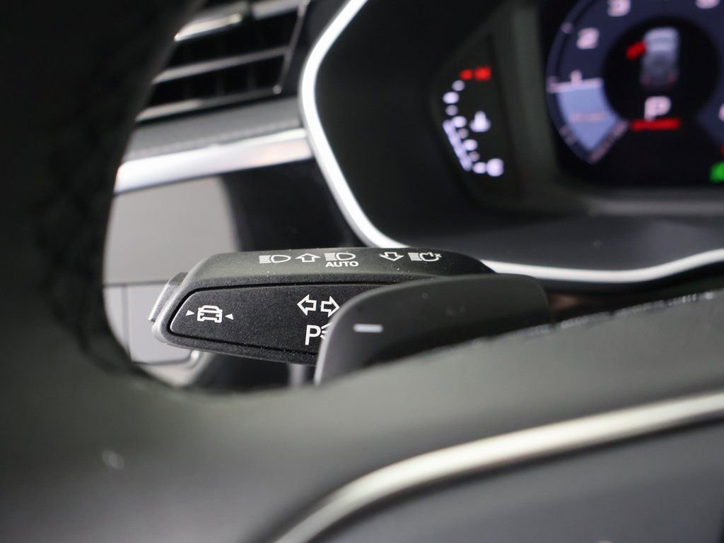 Used 2025 Audi Q3 2.0T Premium Plus w/ Premium Plus Package image 30