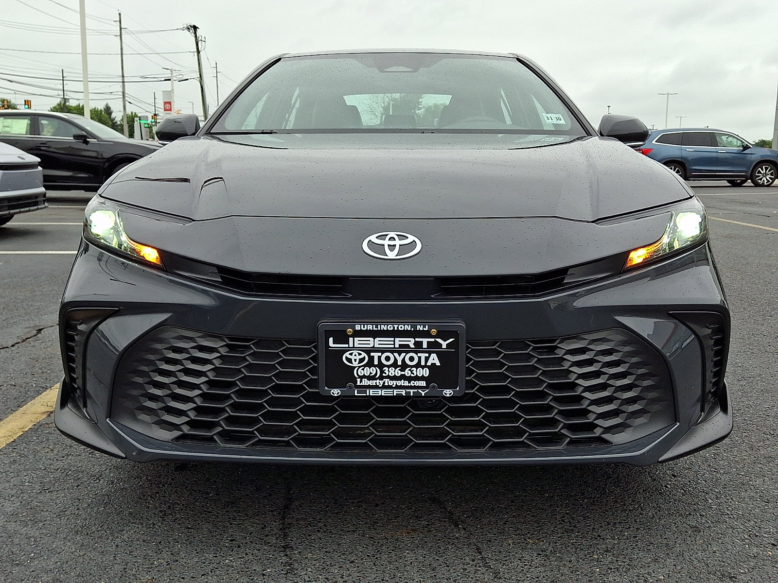 Used 2026 Toyota Camry SE w/ Convenience Package AWD/4WD image 2