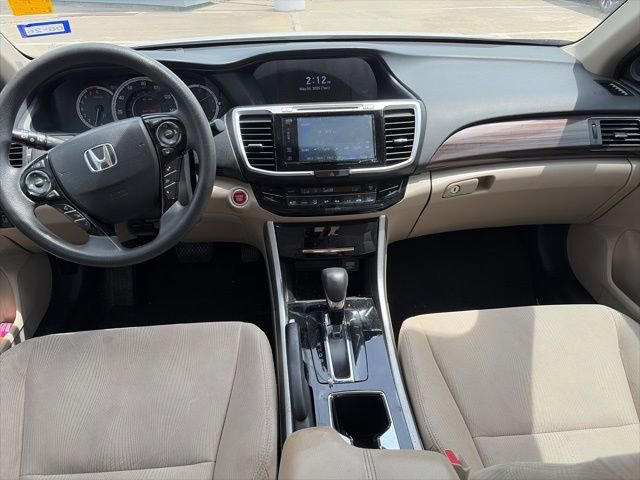 Used 2017 Honda Accord EX image 9