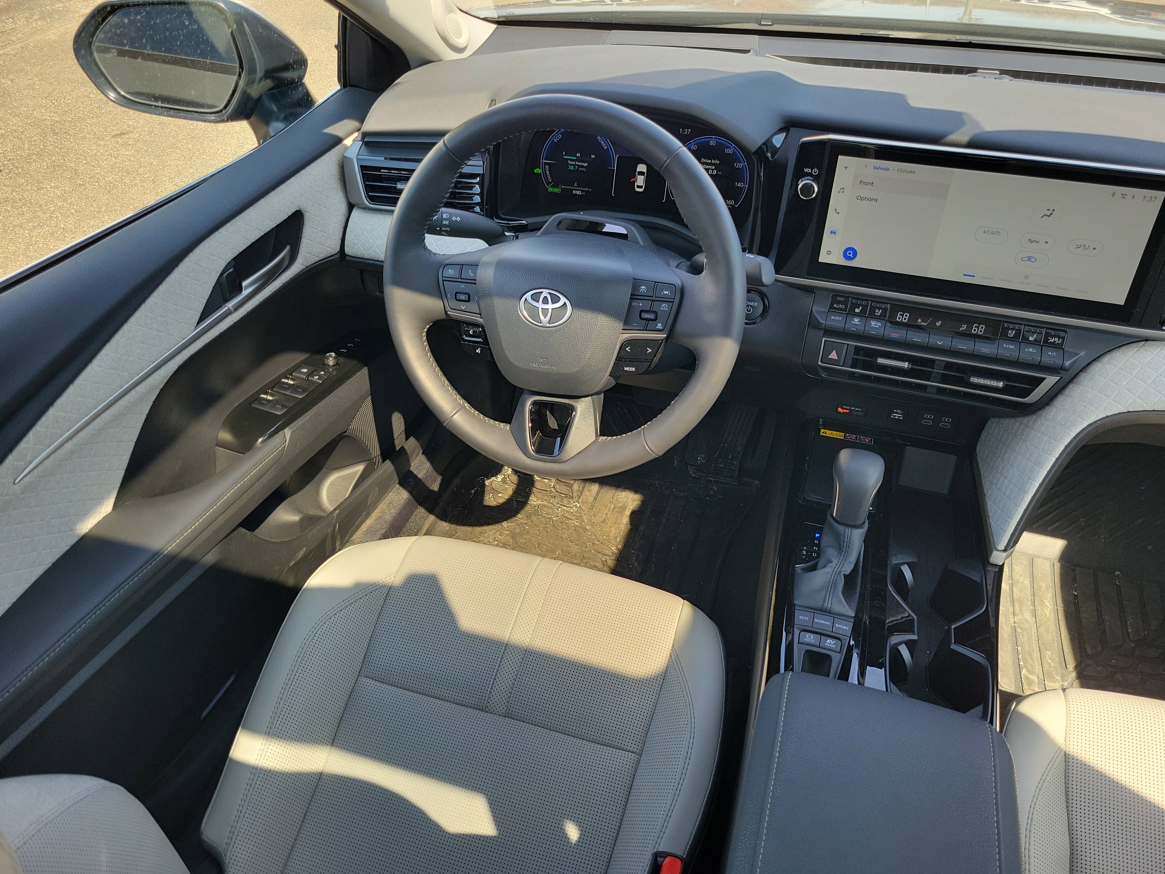 Used 2025 Toyota Camry XLE w/ Premium Plus Package image 13