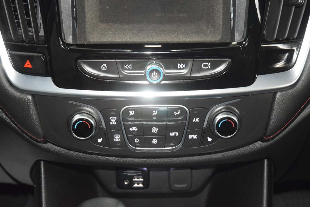 Used 2023 Chevrolet Traverse RS w/ LPO, Floor Liner Package AWD/4WD image 35