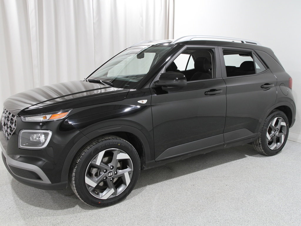 Certified 2021 Hyundai Venue SEL w/ Premium Package image 3