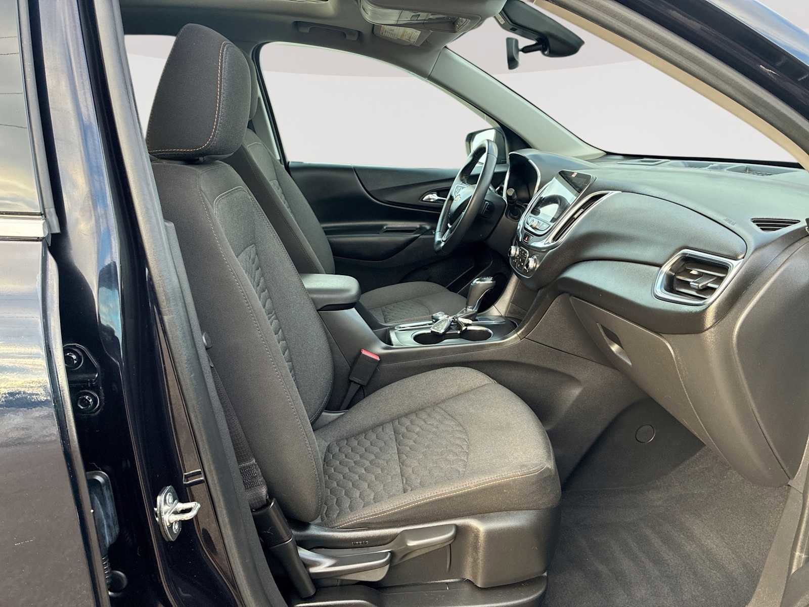 Used 2020 Chevrolet Equinox LT image 29