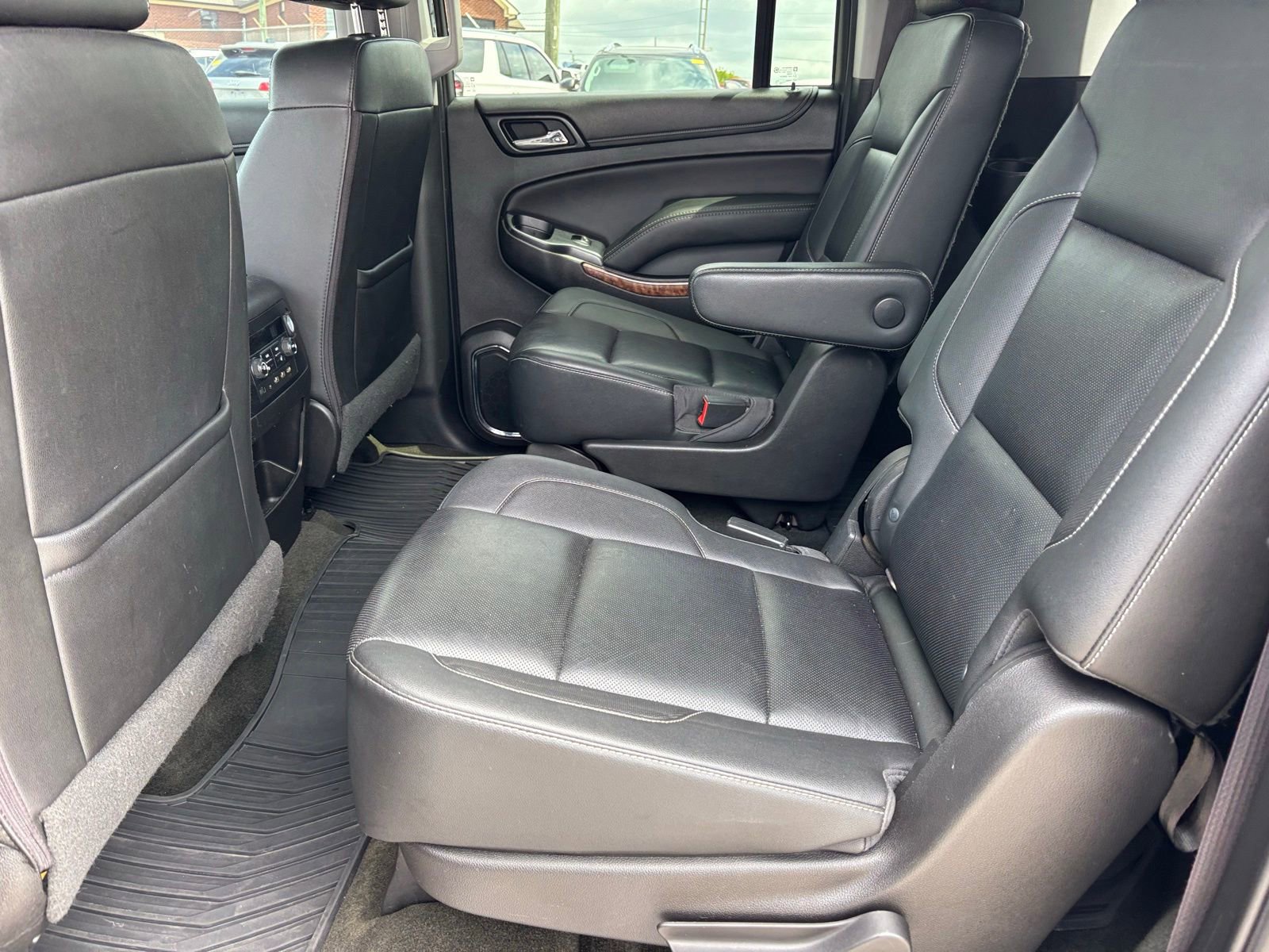 Used 2017 Chevrolet Suburban Premier AWD/4WD image 9