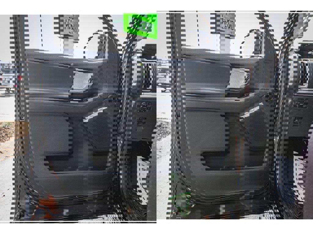 Used 2025 Ford Expedition Max Active image 6