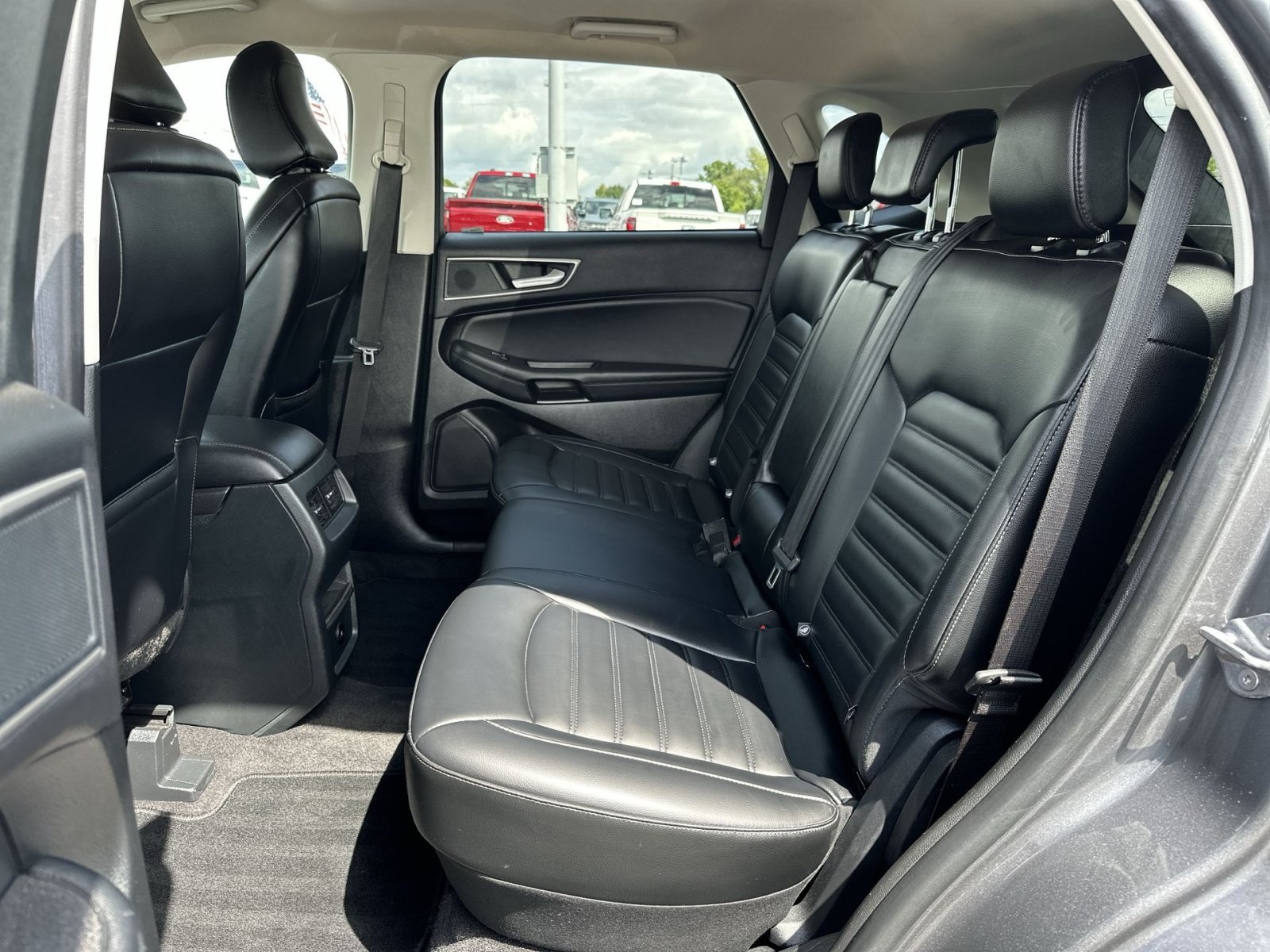 Used 2024 Ford Edge SEL AWD/4WD image 25