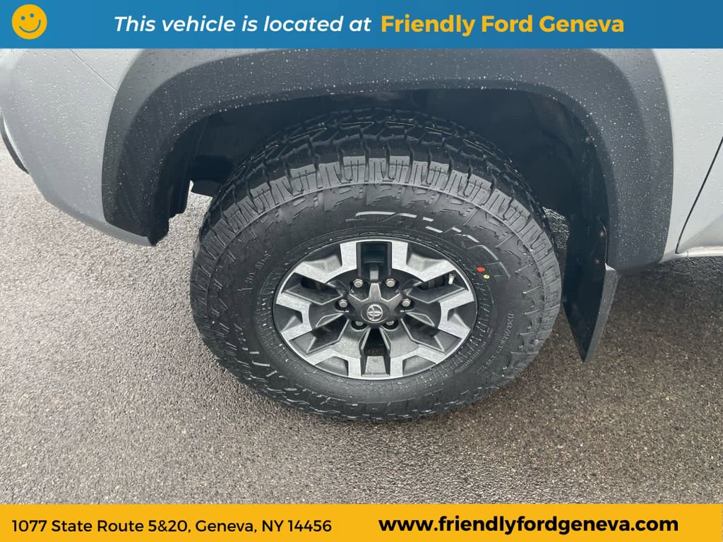 Used 2020 Toyota Tacoma TRD Off-Road w/ Technology Package AWD/4WD image 9