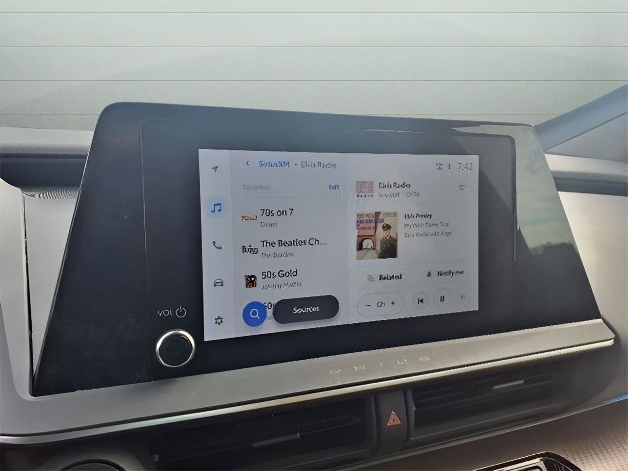 Used 2024 Toyota Prius XLE image 12