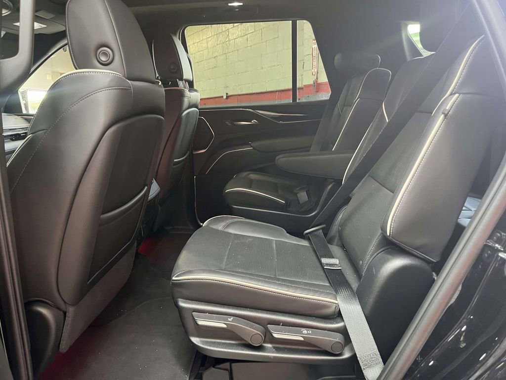 Used 2024 Cadillac Escalade Sport image 13