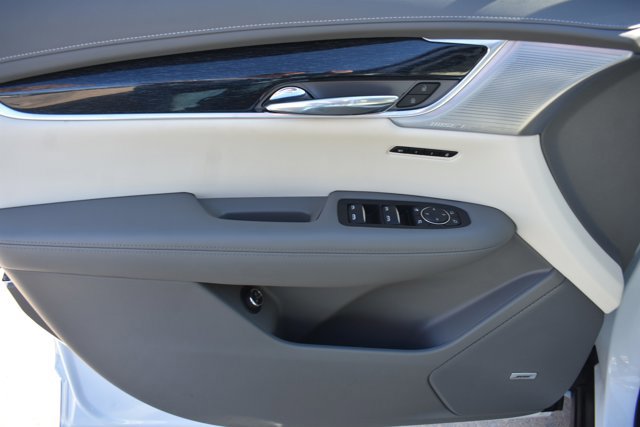 Used 2024 Cadillac XT6 Premium Luxury w/ Technology Package image 12