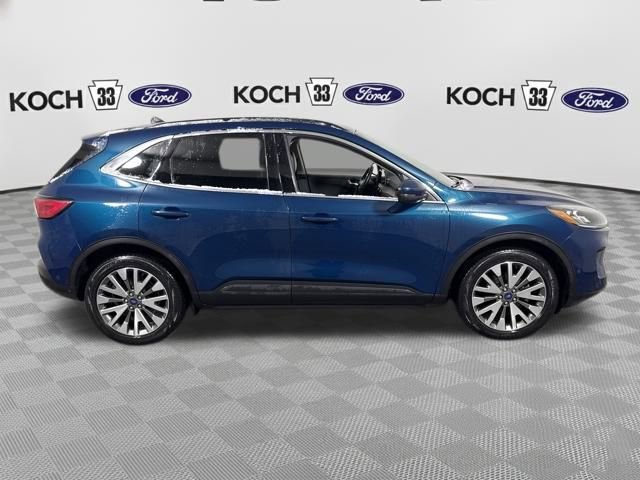 Used 2020 Ford Escape Titanium image 9