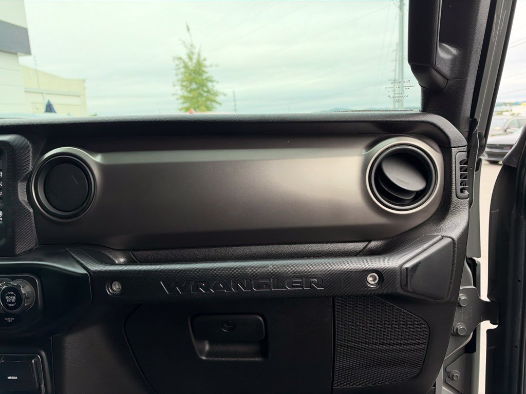 Used 2020 Jeep Wrangler Unlimited Sport S AWD/4WD image 15