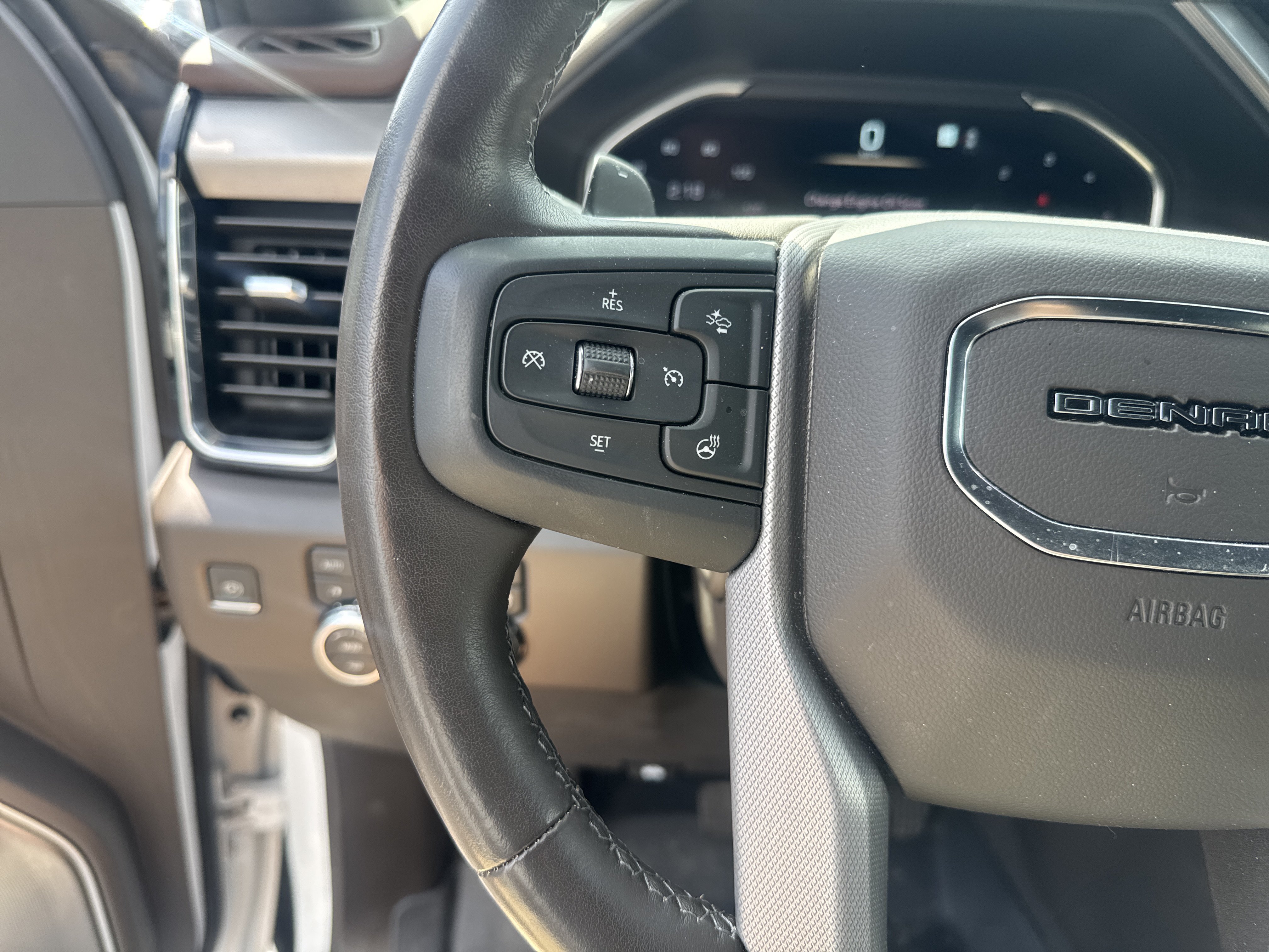 Used 2022 GMC Sierra 1500 Denali AWD/4WD image 18