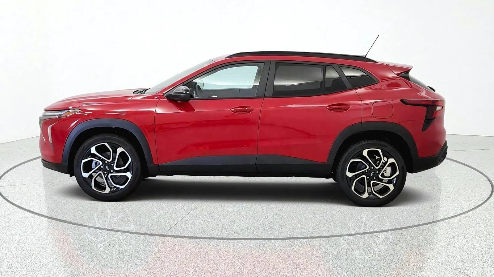 New 2026 Chevrolet Trax RS w/ Driver Confidence Package FWD image 5