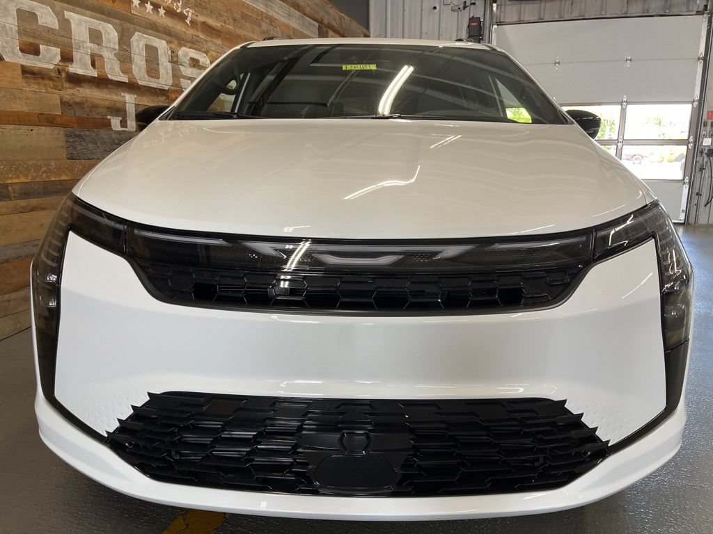 New 2027 Chrysler Pacifica Limited FWD image 7