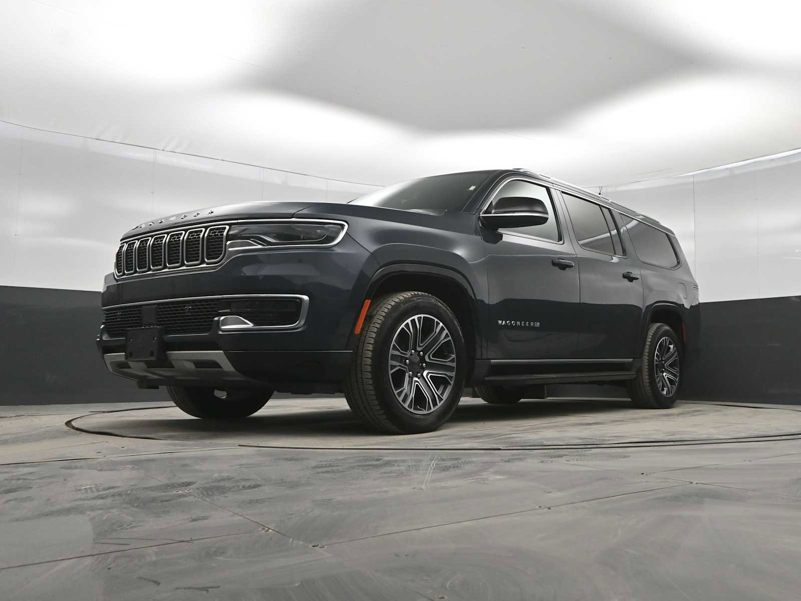 Used 2024 Jeep Wagoneer L Series II w/ Flexible Seating Group image 33