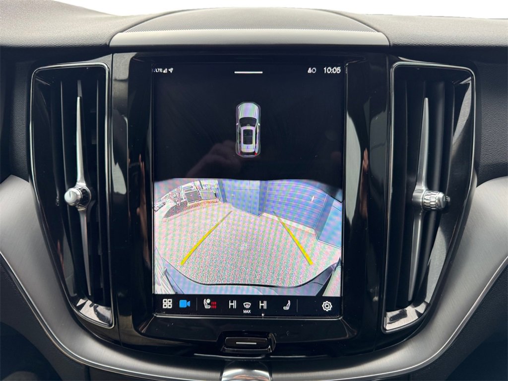 Certified 2025 Volvo XC60 B5 Core image 17