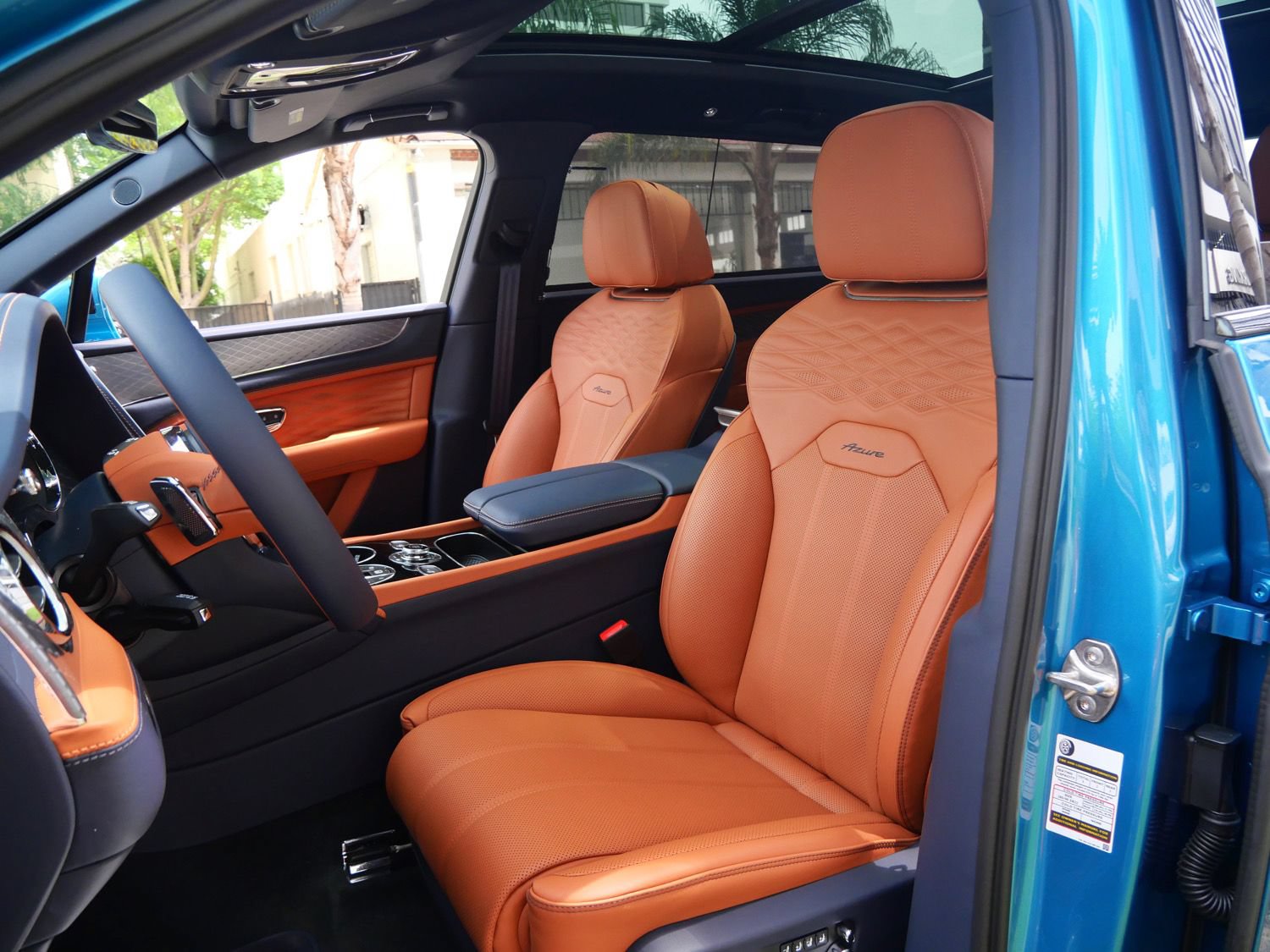New 2026 Bentley Bentayga Extended Wheelbase AWD/4WD image 18