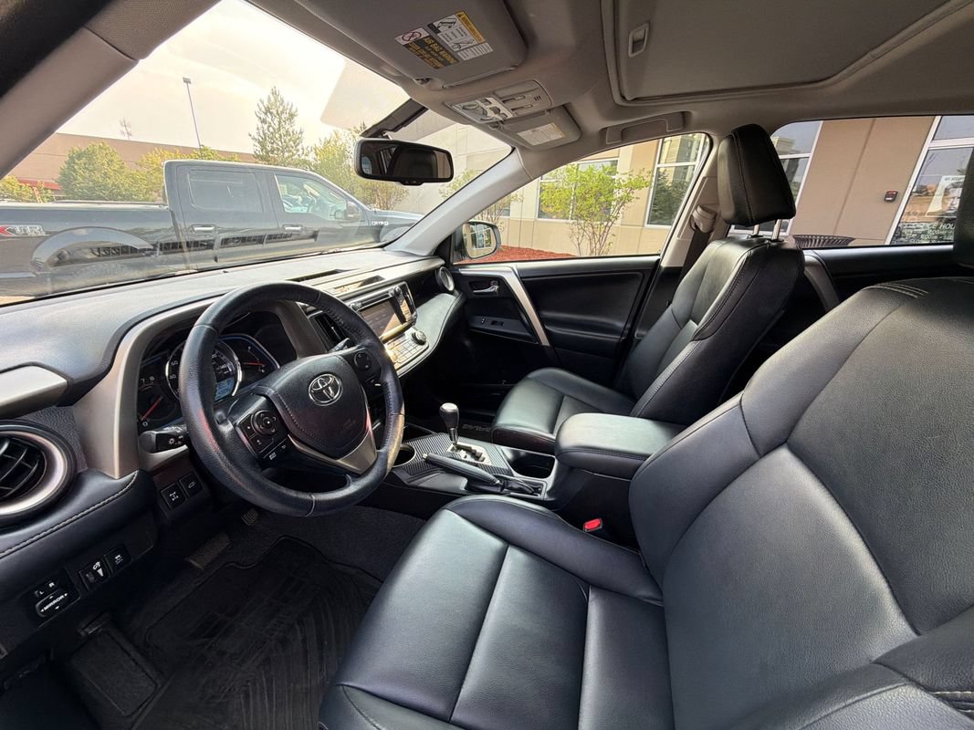 Used 2015 Toyota RAV4 Limited AWD/4WD image 19