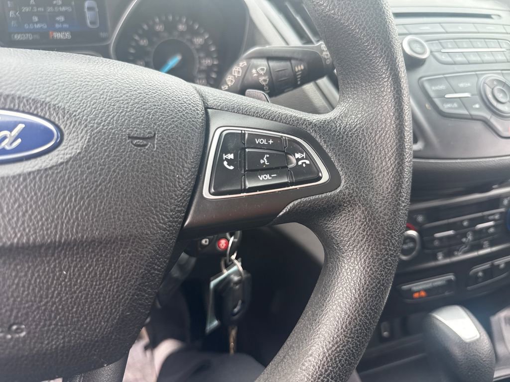Used 2017 Ford Escape SE FWD image 29