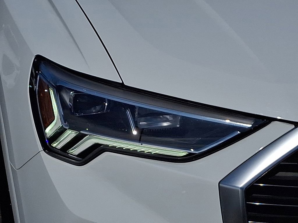 Certified 2025 Audi Q3 2.0T Premium Plus w/ Premium Plus Package image 16