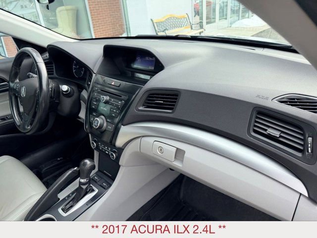 Used 2017 Acura ILX image 9